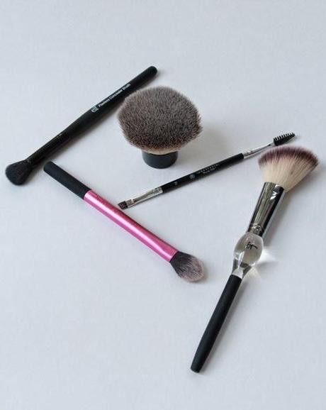 5 Brushes I Use Every Day! - Real Techniques, IT Cosmetics, ELF, Anastasia & Royal & Langnickel