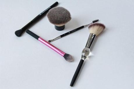 5 Brushes I Use Every Day! - Real Techniques, IT Cosmetics, ELF, Anastasia & Royal & Langnickel