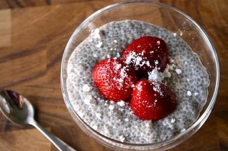 Nook-and-Sea-Blog-Recipes-Erics-Chia-Seed-Pudding-Healthy-Dessert-Ideas-Vanilla-Sugar-Strawberries-Strawberry-Almond-Milk-Trader-Joes-Simple-Easy-1