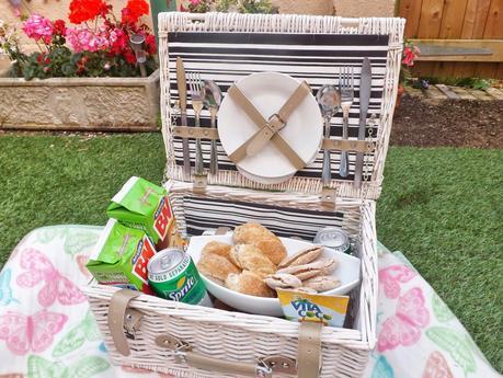 Transforming my Yard & Summer Picnic Fun!