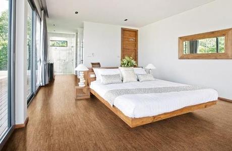 cork-floor-white-bedroom-wicanders-corkcomfort-traces-spice
