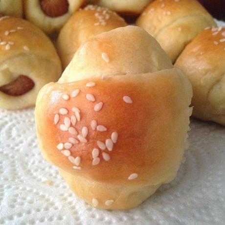 Mini Sausage Rolls with Champion Toast Dough