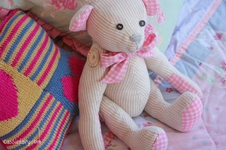 DIY sewing a teddy bear