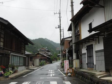 P6280013 山間の姫街道，下仁田町本宿 / Shimonita Motojuku, a staging post in the mountains