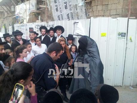 Burqa lady shot near Kotel