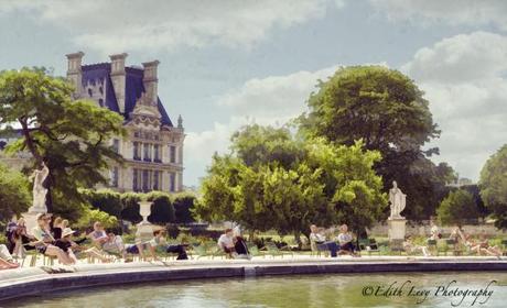 Jardin des Tuileries, Paris, garden, fountain, water, summertime,