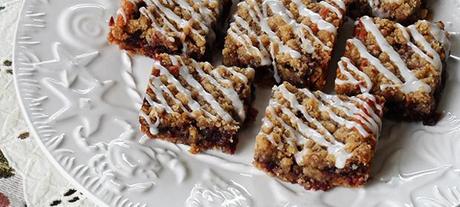 Blackberry Cheese Streusel Bars