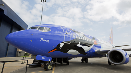 la-fi-seaworld-southwest-airlines-20140731-001