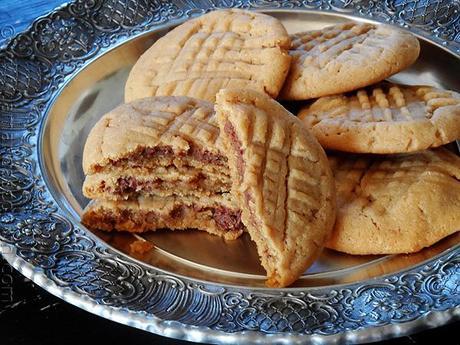 Nutella Filled Peanut Butter Criss Crosses - http://1healtheating.blogspot.com/