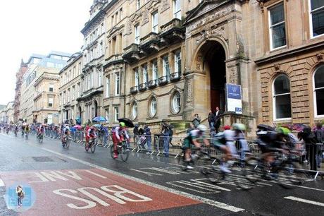 The men's road race around the city