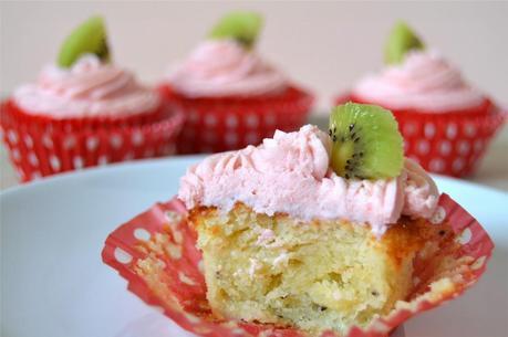 kiwifruit cupcakes with strawberry cream cheese frosting