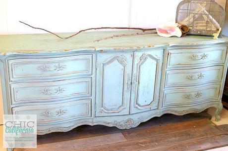 A Milk Paint Tutorial for Control Freaks Milk Paint tutorial from Chic California