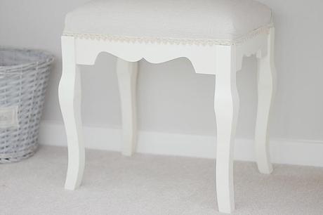  Shabby-chic, what's on my dressing table, dressing table post, shabby chic stool, dressing table stool
