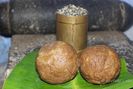 Ulundhu Kali (ulunthangali) / Urad Dal Balls