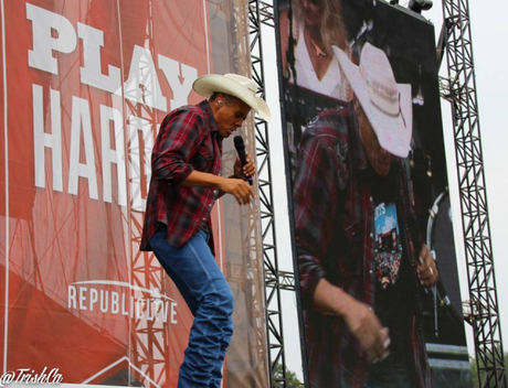 Neal McCoy Main Stage Boots and Hearts 2014