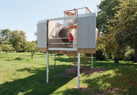 Freestanding treehouse in Garrison, New York