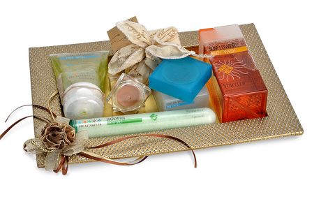 This Rakhi Gift a Bundle of Happiness from The Nature's Co.