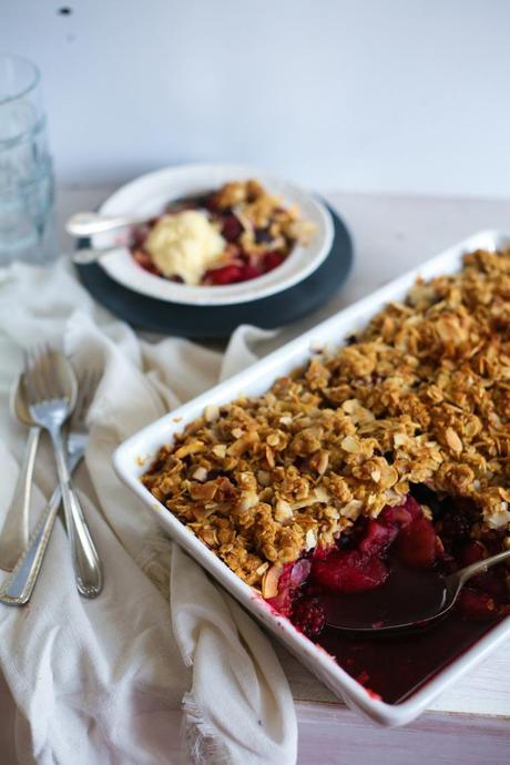 cheats apple and berry crumble
