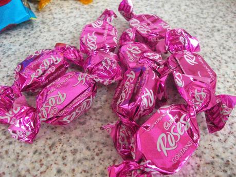 Cadbury Roses Favourites Bags: Golden Barrel & Strawberry Dream (Limited Edition)