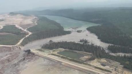 Scene of the Mount Polley mine tailings spill. / YOUTUBE / CRD VIDEO