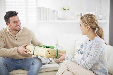 How to make the first wedding anniversary memorable