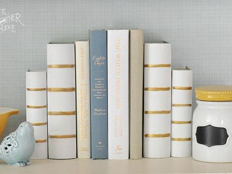 8 Brilliant DIY Bookends To Decorate Your Shelves