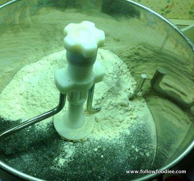 HOW TO KNEAD ATTA  ( CHAPATI DOUGH ) IN WET GRINDER