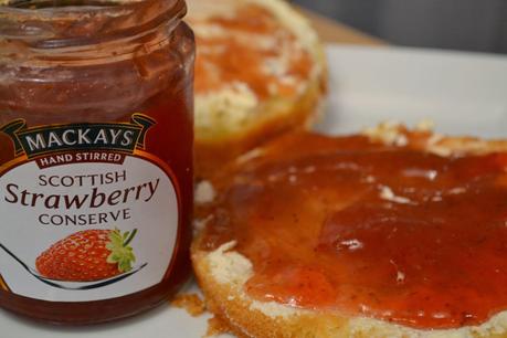 A simple Victoria Sponge recipe with McKays jam