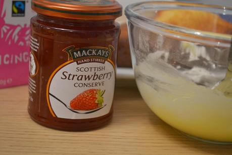 A simple Victoria Sponge recipe with McKays jam