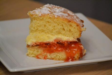 A simple Victoria Sponge recipe with McKays jam