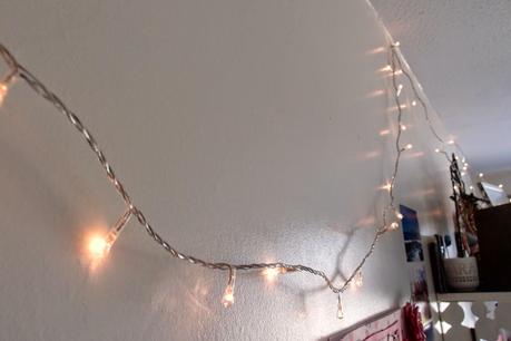 5 Easy DIY Bedroom Wall Decorations