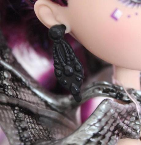 Review – Raven Queen  always ever after high