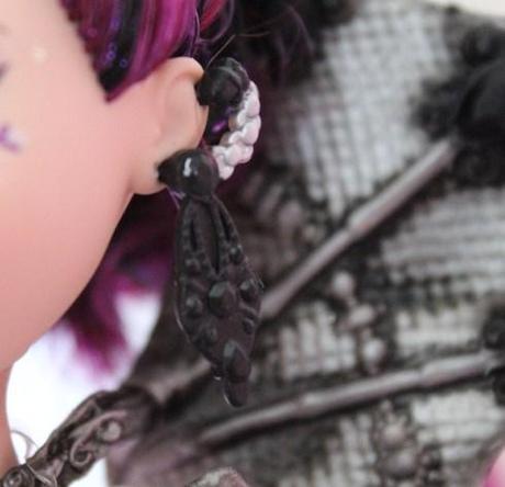 Review – Raven Queen  always ever after high