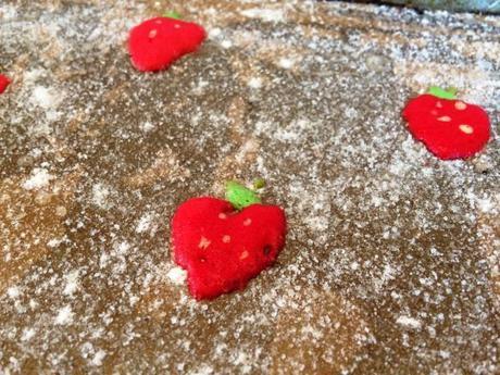 baked strawberries from swiss roll mixture decorated recipe