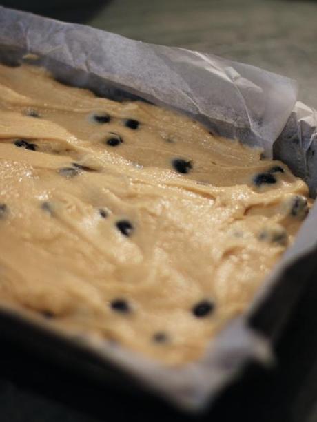 Blueberry-Traybake