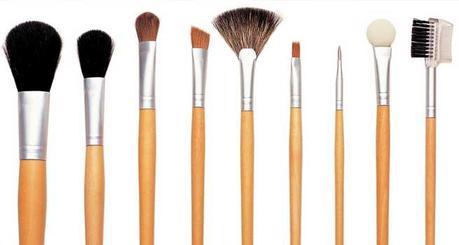 How to Clean your Makeup Brushes?