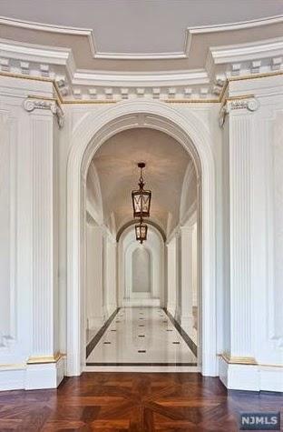 Monday Eye Candy: Serious Room Love