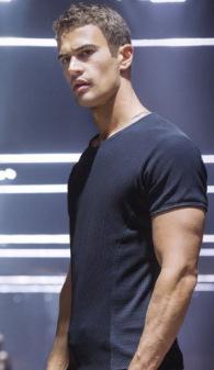Divergent (2014) theo