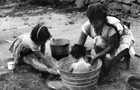 50-Year-Old-Forgotten-Photos-of-Motherhood-by-Ken-Heyman-03