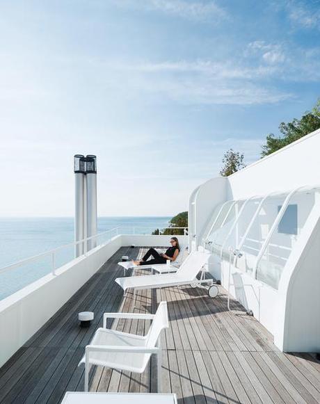 An exterior view of the roof deck and view of Lake Michigan from the Douglas House.