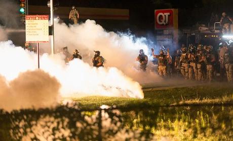 Police tear gas Ferguson MO