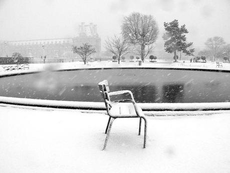 SNOW COVERED CHAIR TUILERIES copy