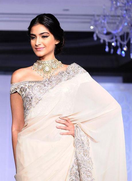 8 Styles of Women Saree Blouses