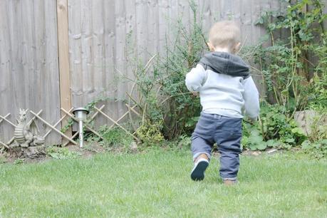 Keeping Toddlers + Children Entertained Outdoors