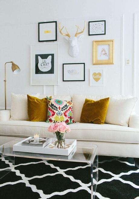 Fizz56 Dream Room Makeover: Winner's Home Tour #theeverygirl // #studio apartment // #gallerywall // graphic rug // white couch // black gold white