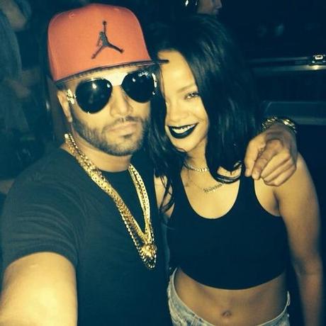 Rihanna Spotted At Drake Vs. Lil Wayne Concert - Paperblog