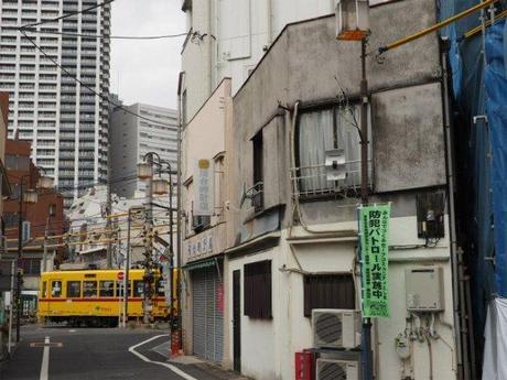 P1050020 再開発に消えゆく下町，東池袋 / Higashi Ikebukuro, unpretentious streets and houses are disappearing
