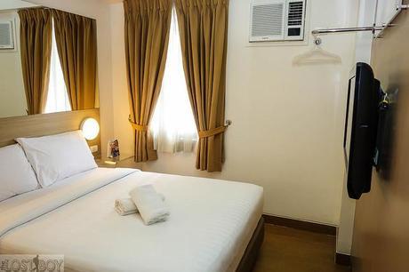 Tune Hotel Makati: Centrally-Located Value Accommodation