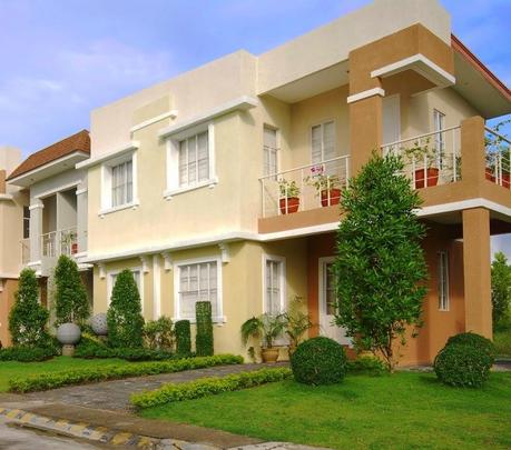 DIANA: Townhouse FOR SALE in Lancaster New City Cavite