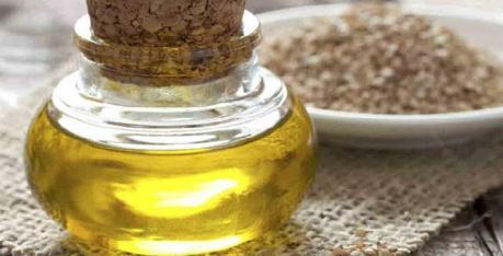 10 Excellent Benefits of Sesame Oil for Your Hair